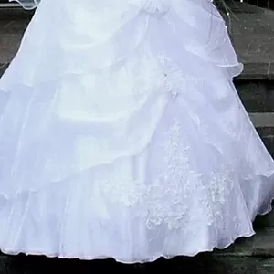 Продам свадебное платье белое,  1 раз б/у