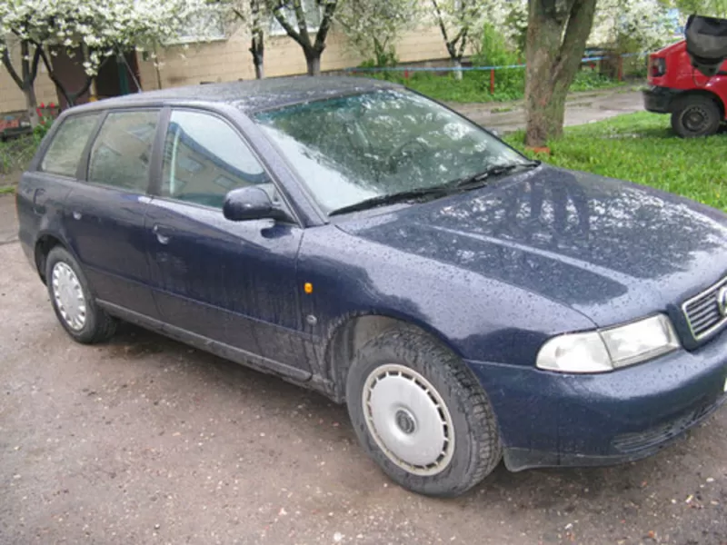 Продам автомобиль AUDI A-41997 